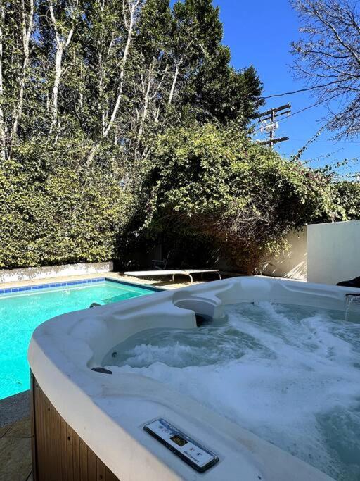 Stylish Mediterranean Villa, Pool, Jacuzzi, Hollywood & Malibu Bliss Los Angeles Exterior photo